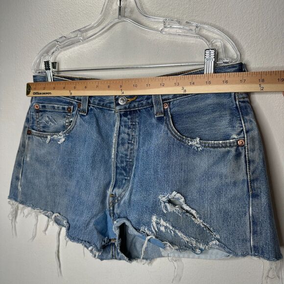 Levis 501 Medium Blue Wash Button Fly Distressed Raw Hem Shorts 34 - Picture 14 of 16
